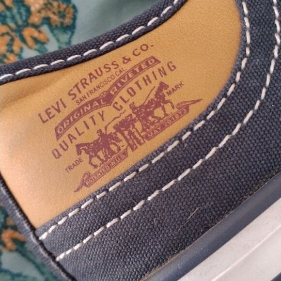 Levi's Sneakers  - Picture 4 of 12